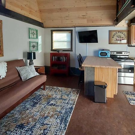 Rustic Hendersonville Farm Studio With Private Deck Bagian luar foto