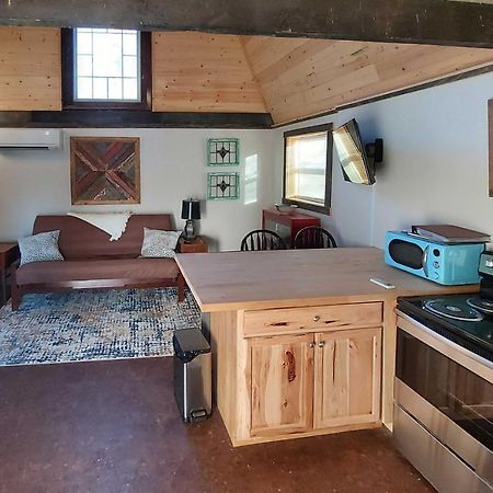 Rustic Hendersonville Farm Studio With Private Deck Bagian luar foto
