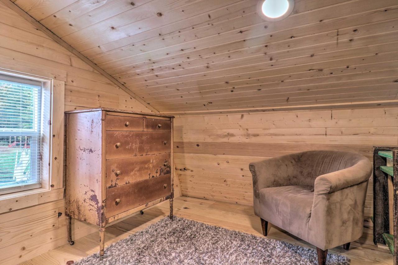 Rustic Hendersonville Farm Studio With Private Deck Bagian luar foto