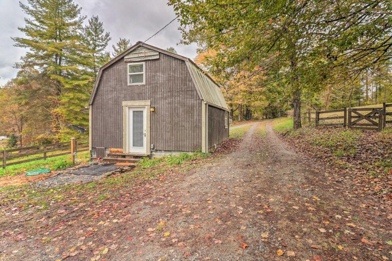 Rustic Hendersonville Farm Studio With Private Deck Bagian luar foto