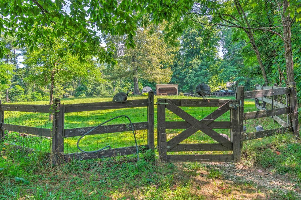 Rustic Hendersonville Farm Studio With Private Deck Bagian luar foto
