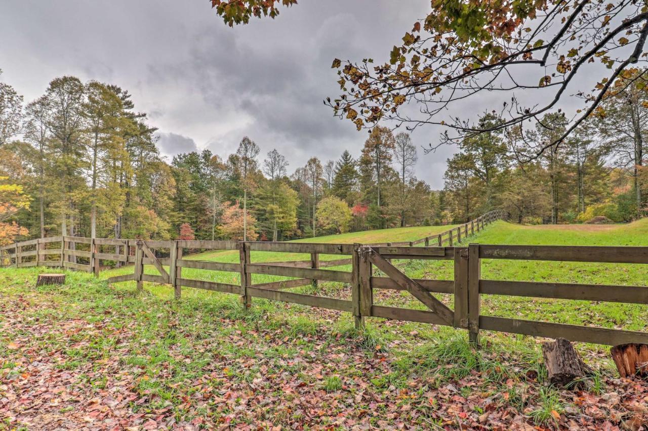 Rustic Hendersonville Farm Studio With Private Deck Bagian luar foto