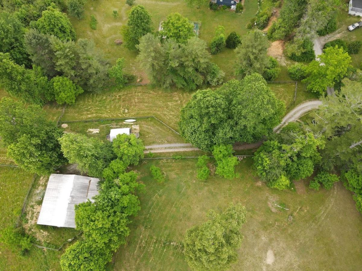 Rustic Hendersonville Farm Studio With Private Deck Bagian luar foto